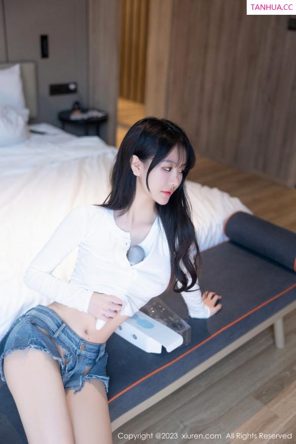   [XiuRen]高清写真图 2023.06.30 No.7010 幼幼 清纯美腿第44张图片